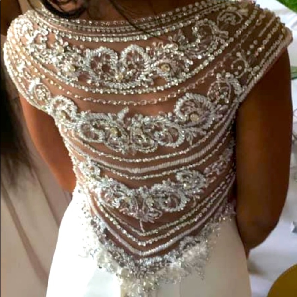 Bride Wedding 👰🏽 Dress Hand-beaded Back
